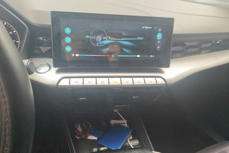 Used MG 5 2023 180 DVVT Manual Fashion Edition Audio And AC Panel