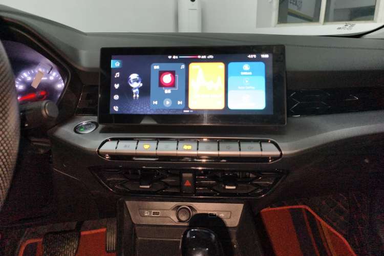 Used MG 5 2023 180 DVVT CVT Fashion Edition Audio And AC Panel