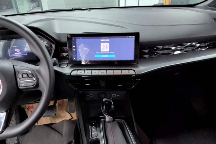 Used MG 5 2023 180 DVVT CVT Luxury Edition Audio And AC Panel