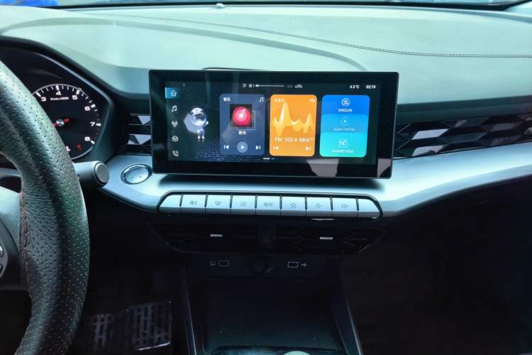 Used MG 5 2023 180 DVVT Manual Fashion Edition Audio And AC Panel