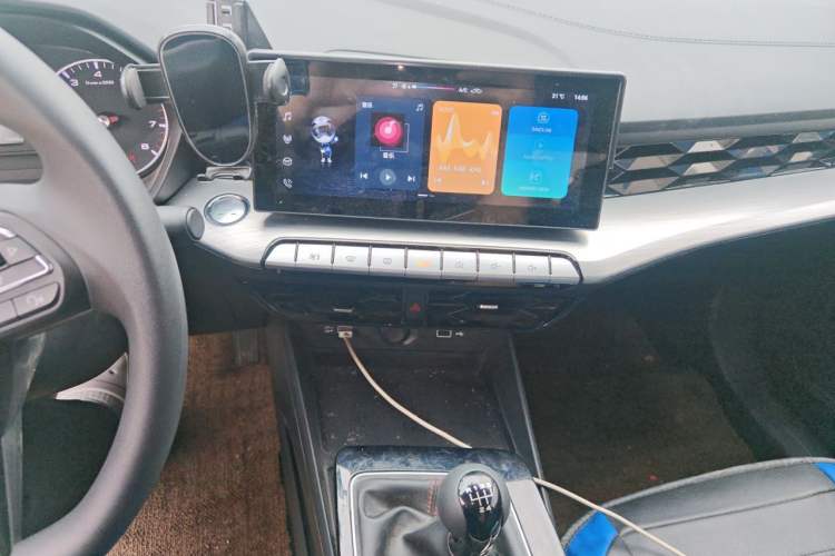 Used MG 5 2023 180 DVVT Manual Fashion Edition Audio And AC Panel