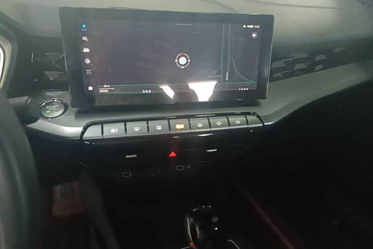 Used MG 5 2023 180 DVVT CVT Luxury Edition Audio And AC Panel