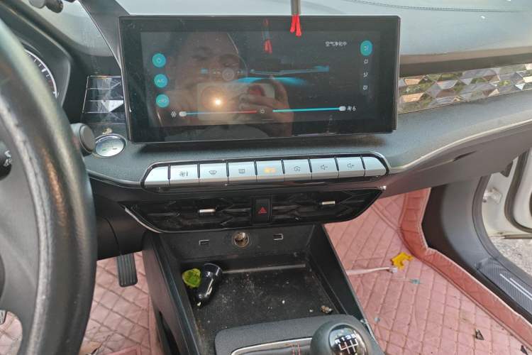 Used MG 5 2023 180 DVVT Manual Luxury Edition Audio And AC Panel