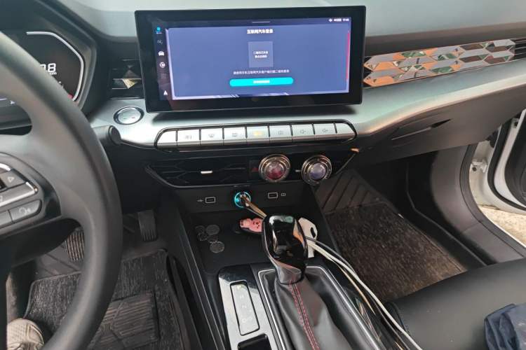 Used MG 5 2023 180 DVVT CVT Luxury Edition Audio And AC Panel