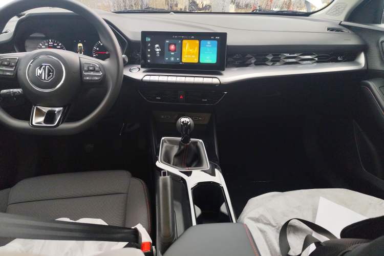 Used MG 5 2023 Facelift Model 180DVVT Manual Fashion Edition Audio And AC Panel