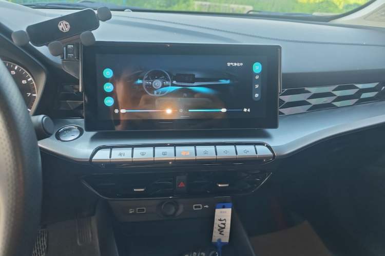Used MG 5 2023 180 DVVT Manual Fashion Edition Audio And AC Panel