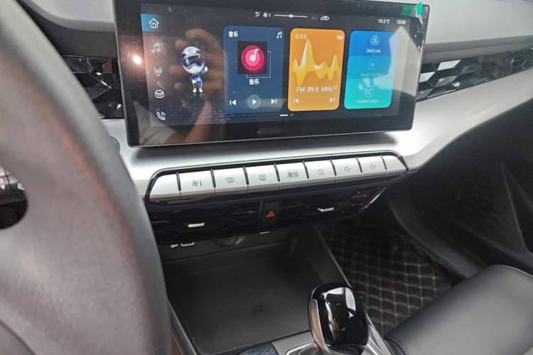 Used MG 5 2023 180 DVVT CVT Fashion Edition Audio And AC Panel
