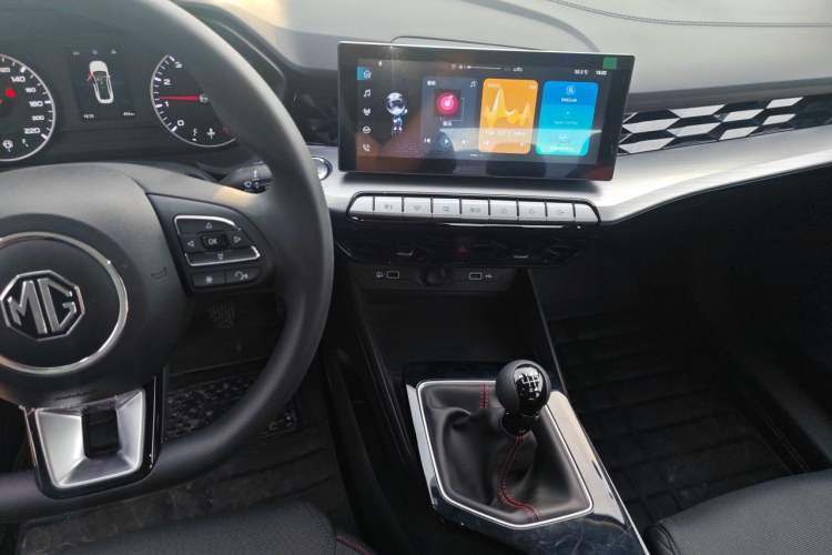 Used MG 5 2023 180 DVVT Manual Fashion Edition Audio And AC Panel