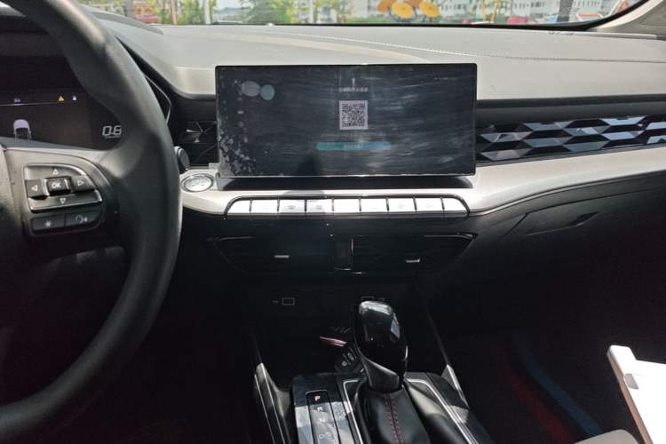 Used MG 5 2023 180 DVVT CVT Luxury Edition Audio And AC Panel