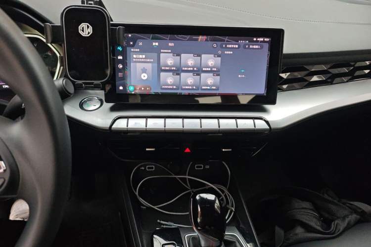 Used MG 5 2023 180 DVVT CVT Luxury Edition Audio And AC Panel