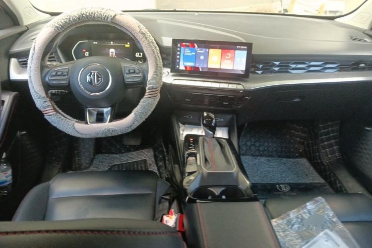 Used MG 5 2023 180 DVVT CVT Flagship Edition Center Console