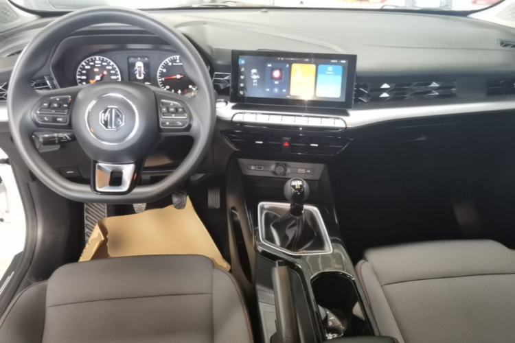 Used MG 5 2023 180 DVVT Manual Fashion Edition Center Console