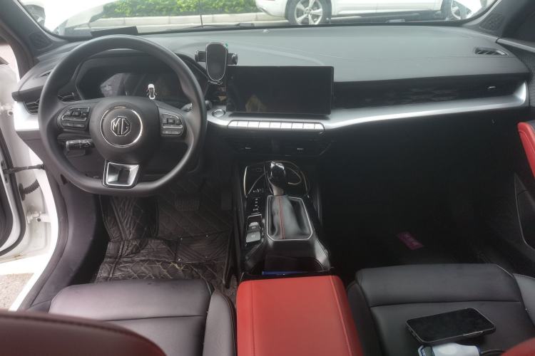 Used MG 5 2023 180 DVVT CVT Luxury Edition Center Console