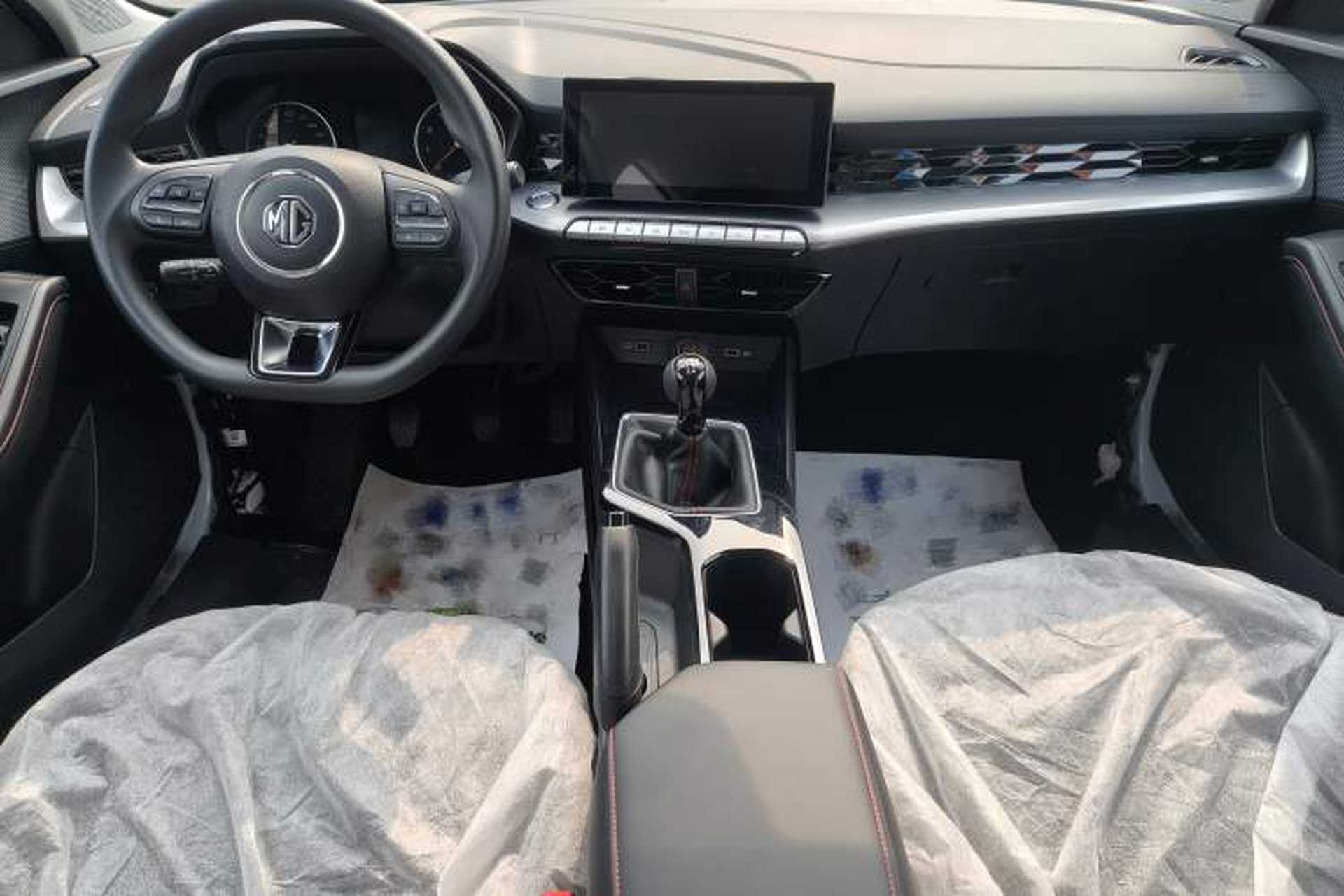 Used MG 5 2023 180 DVVT Manual Fashion Edition Center Console