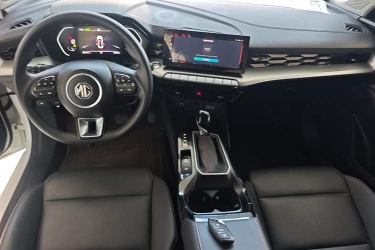 Used MG 5 2023 180 DVVT CVT Luxury Edition Center Console