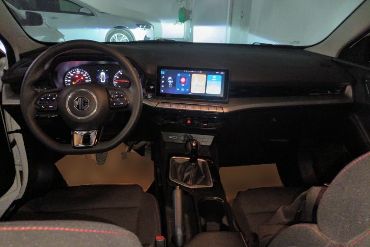 Used MG 5 2023 180 DVVT Manual Fashion Edition Center Console