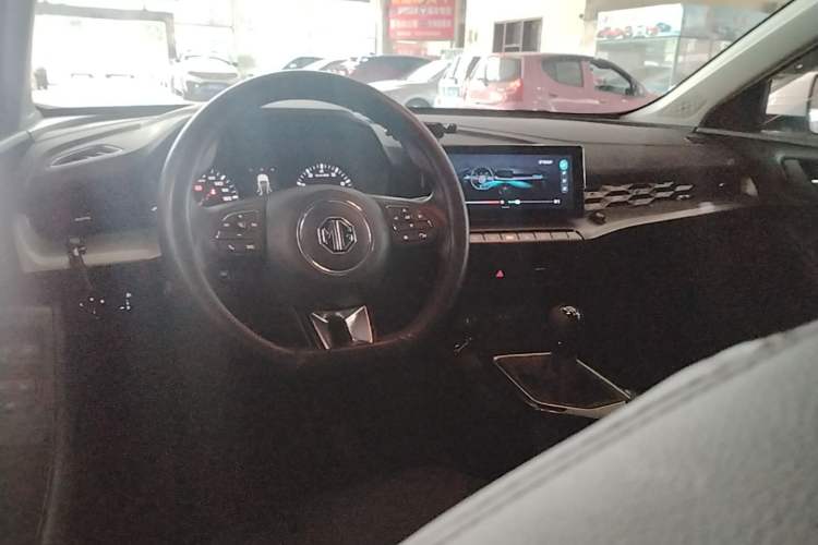 Used MG 5 2023 180 DVVT Manual Fashion Edition Center Console