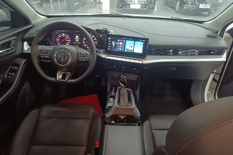 Used MG 5 2023 180 DVVT CVT Fashion Edition Center Console