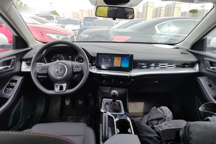 Used MG 5 2023 180 DVVT Manual Fashion Edition Center Console