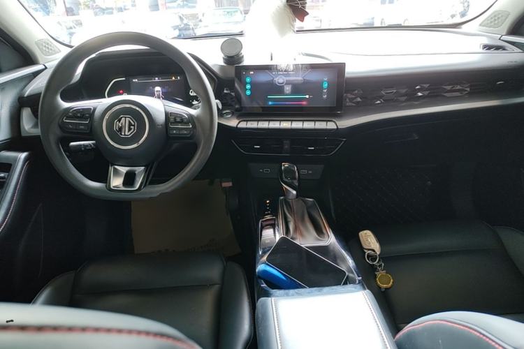 Used MG 5 2023 180 DVVT CVT Luxury Edition Center Console