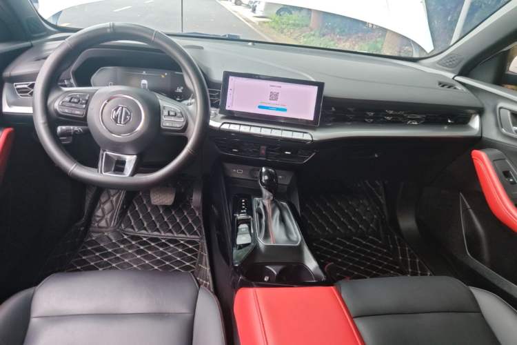 Used MG 5 2023 180 DVVT CVT Luxury Edition Center Console