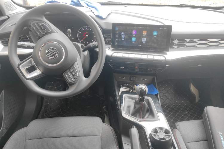 Used MG 5 2023 180 DVVT Manual Fashion Edition Center Console