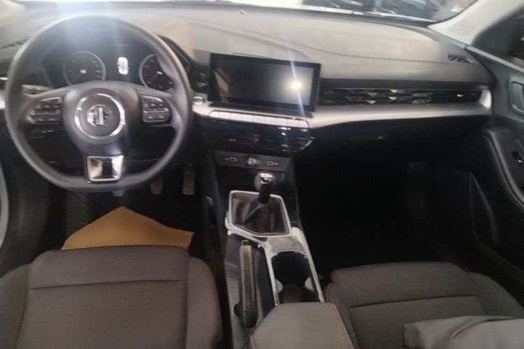 Used MG 5 2023 180 DVVT Manual Fashion Edition Center Console