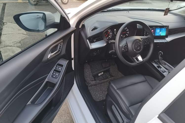 Used MG 5 2023 180 DVVT CVT Fashion Edition Driver Seat