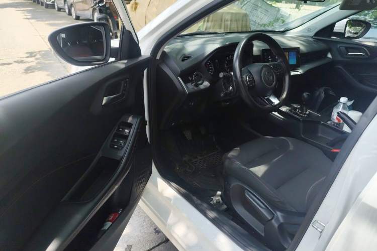 Used MG 5 2023 180 DVVT Manual Fashion Edition Driver Seat