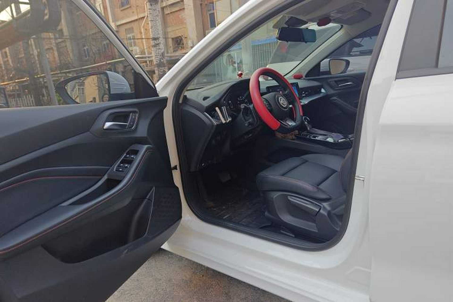 Used MG 5 2023 180 DVVT CVT Luxury Edition Driver Seat
