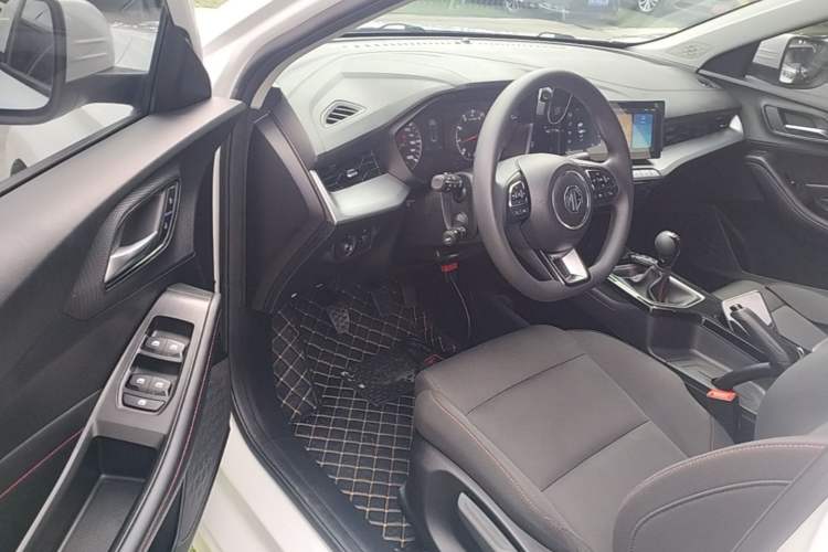 Used MG 5 2023 180 DVVT Manual Fashion Edition Driver Seat