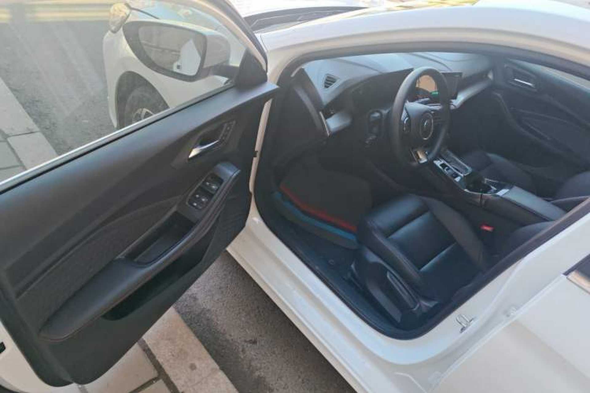 Used MG 5 2023 180 DVVT CVT Luxury Edition Driver Seat