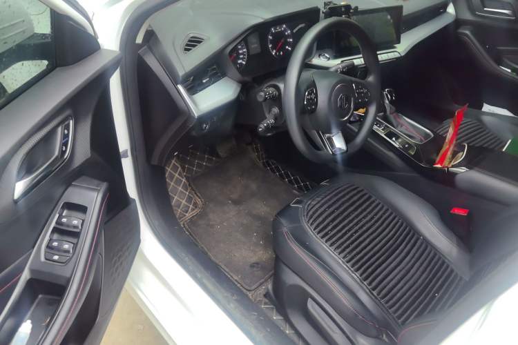 Used MG 5 2023 180 DVVT CVT Luxury Edition Driver Seat
