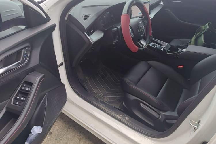 Used MG 5 2023 180 DVVT CVT Luxury Edition Driver Seat
