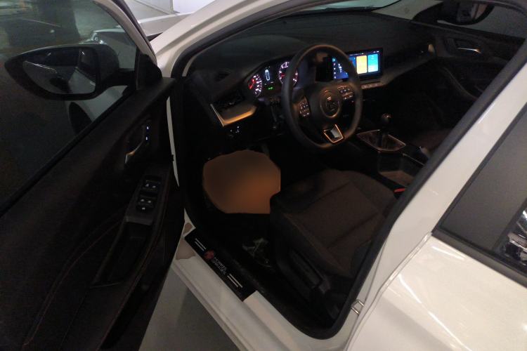 Used MG 5 2023 180 DVVT Manual Fashion Edition Driver Seat