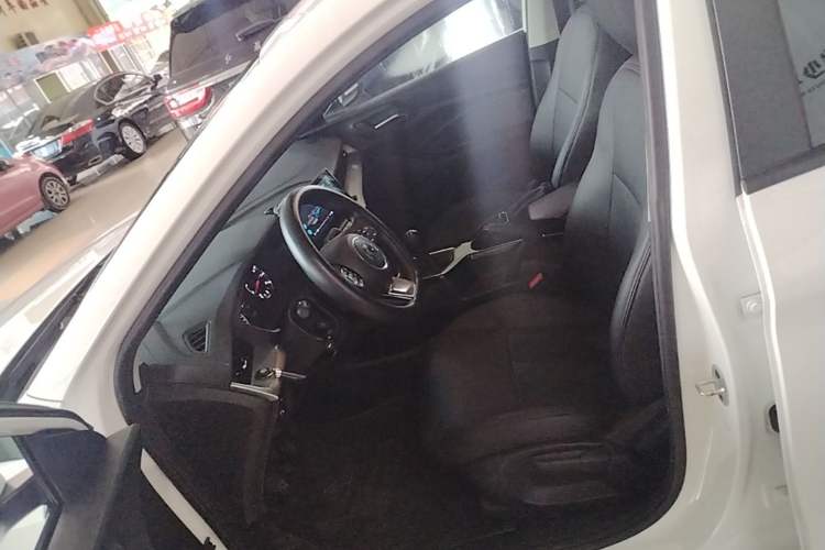 Used MG 5 2023 180 DVVT Manual Fashion Edition Driver Seat