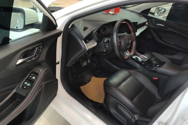 Used MG 5 2023 180 DVVT CVT Luxury Edition Driver Seat