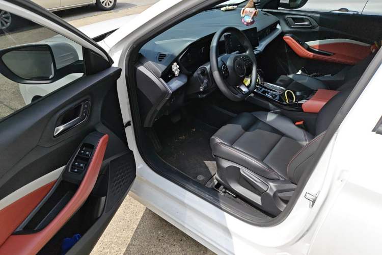 Used MG 5 2023 180 DVVT CVT Luxury Edition Driver Seat