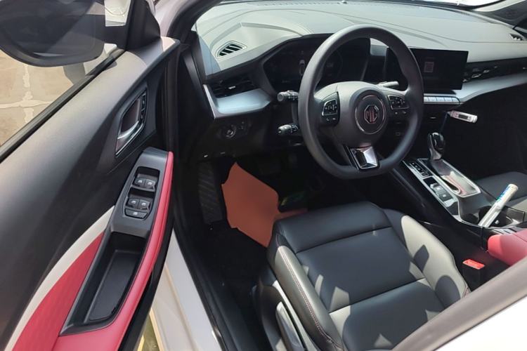 Used MG 5 2023 180 DVVT CVT Luxury Edition Driver Seat