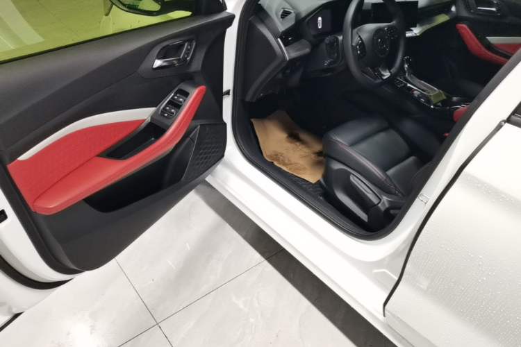 Used MG 5 2023 180 DVVT CVT Luxury Edition Driver Seat