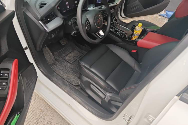 Used MG 5 2023 180 DVVT CVT Luxury Edition Driver Seat