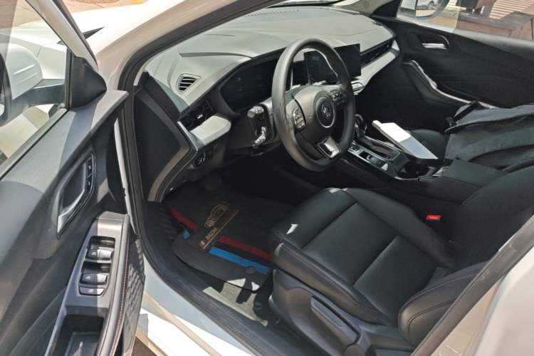 Used MG 5 2023 180 DVVT CVT Luxury Edition Driver Seat