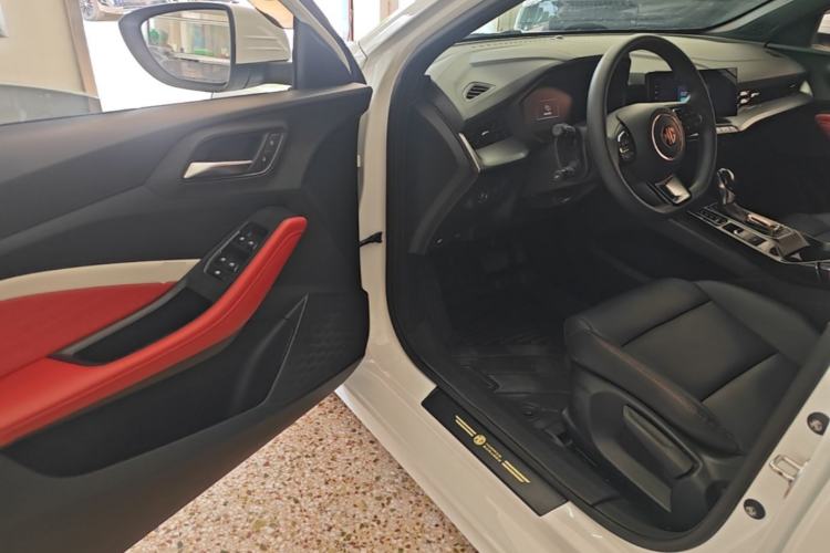 Used MG 5 2023 180 DVVT CVT Luxury Edition Driver Seat