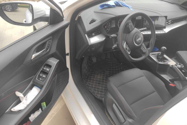 Used MG 5 2023 180 DVVT Manual Fashion Edition Driver Seat