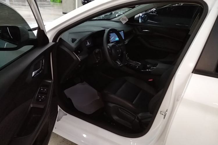 Used MG 5 2023 180 DVVT CVT Luxury Edition Driver Seat