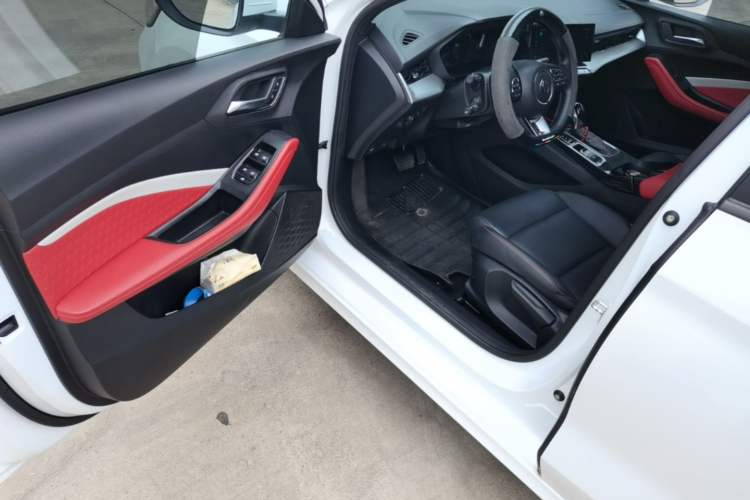 Used MG 5 2023 180 DVVT CVT Luxury Edition Driver Seat