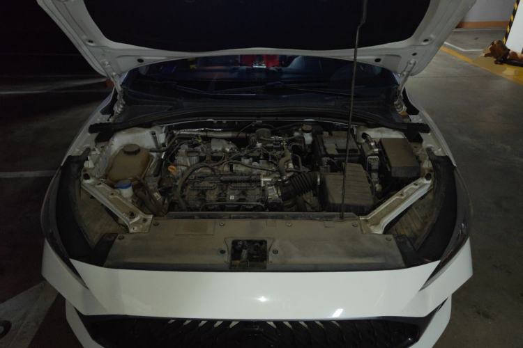 Used MG 5 2023 180 DVVT CVT Luxury Edition Engine Bay