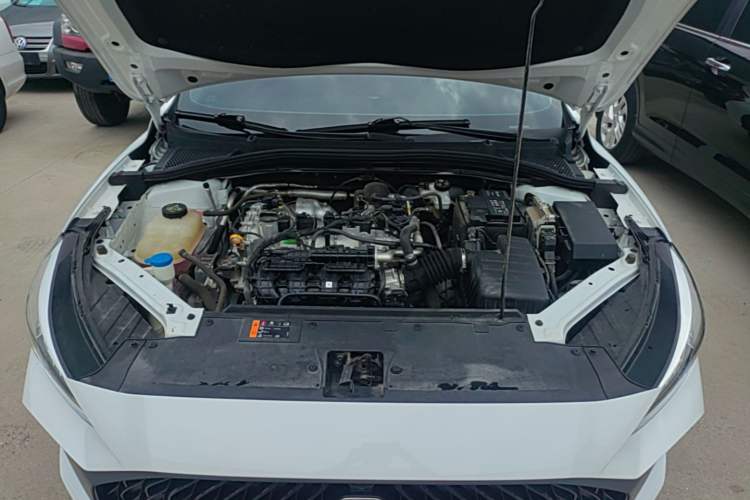 Used MG 5 2023 180 DVVT CVT Fashion Edition Engine Bay