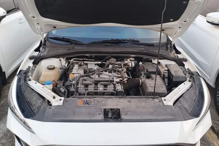 Used MG 5 2023 180 DVVT CVT Fashion Edition Engine Bay