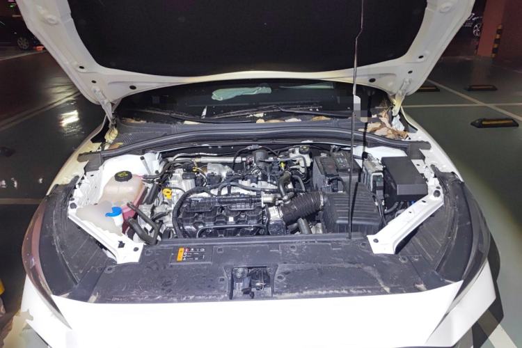 Used MG 5 2023 180 DVVT Manual Fashion Edition Engine Bay